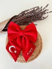 TÜRK Bayrağı ve Atatürk imza Motifli Fiyonk Toka - Kırmızı