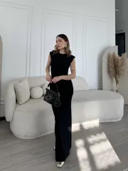 Kolsuz Uzun Likralı Elbise - Siyah