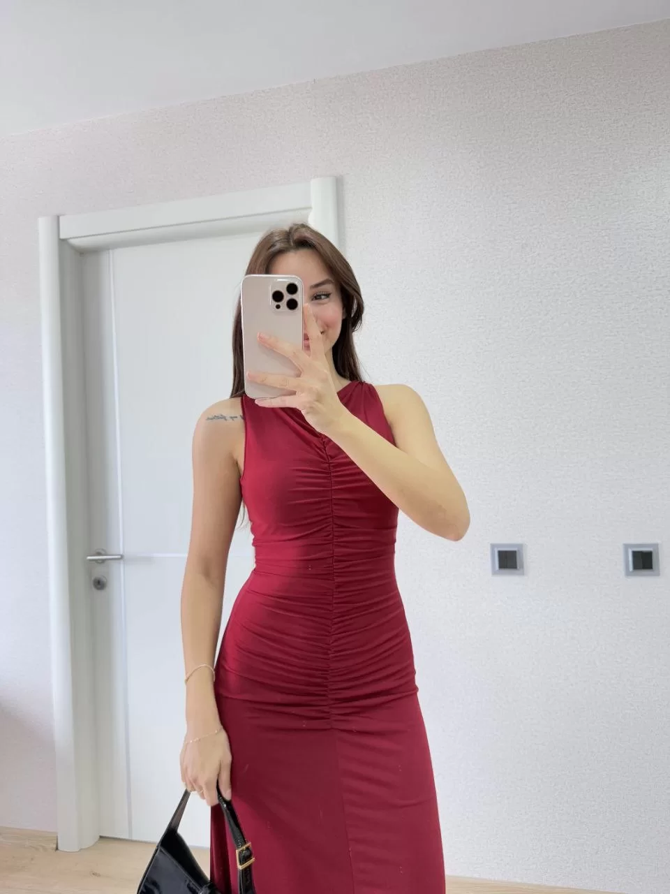Kolsuz Büzgülü Uzun Elbise - Kırmızı