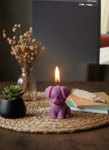 Modern Dekoratif Tatlı Köpek Figür Mum Mor